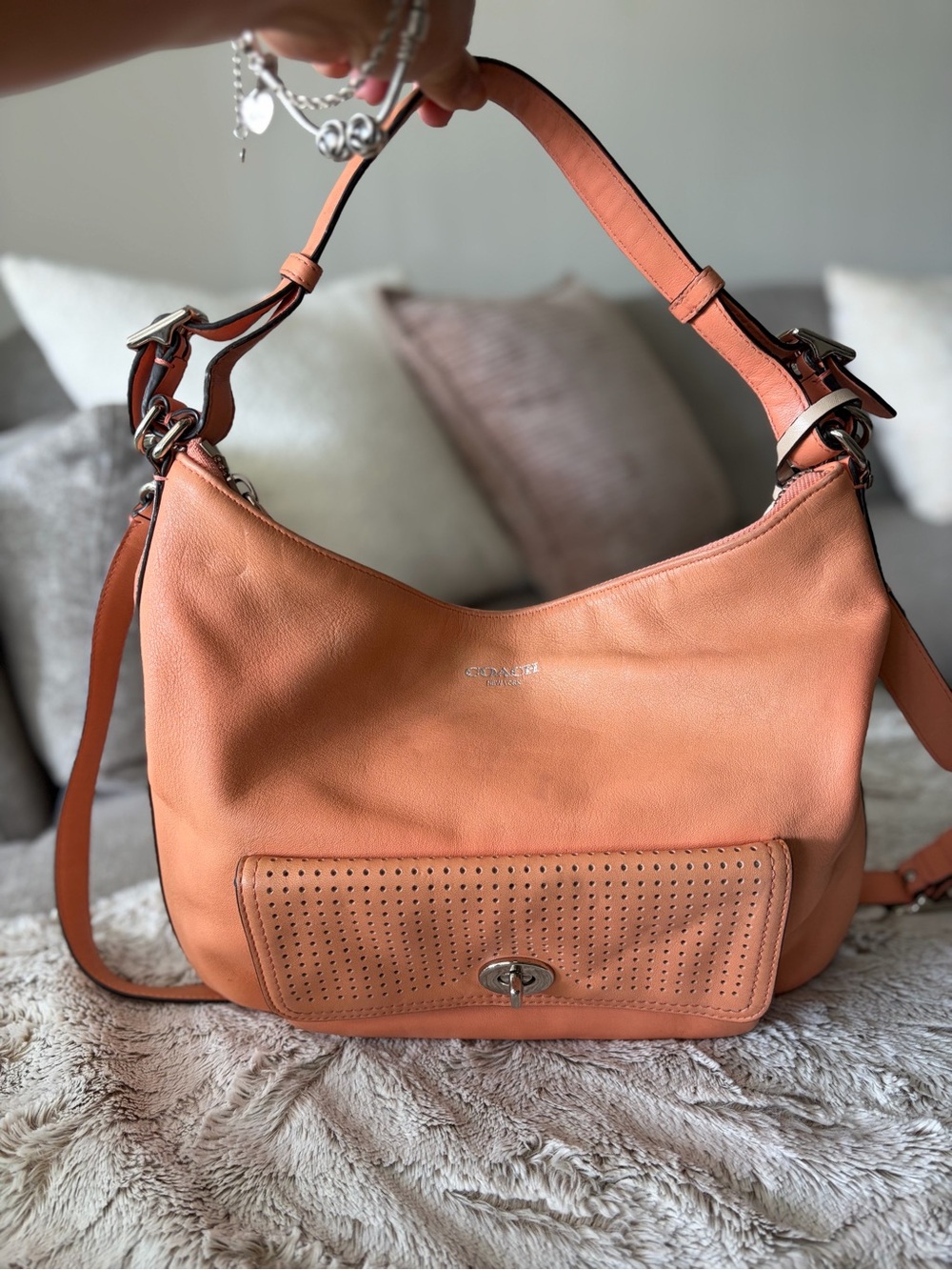 Coach Legacy Courtenay Peach Leather Hobo with Front Turn-Lock Pocket - Picture 2 of 7
